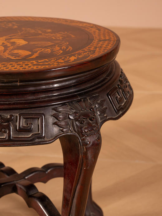 清	红木嵌黄杨木八骏图束腰三弯腿四足圆凳（一对） 商品图2