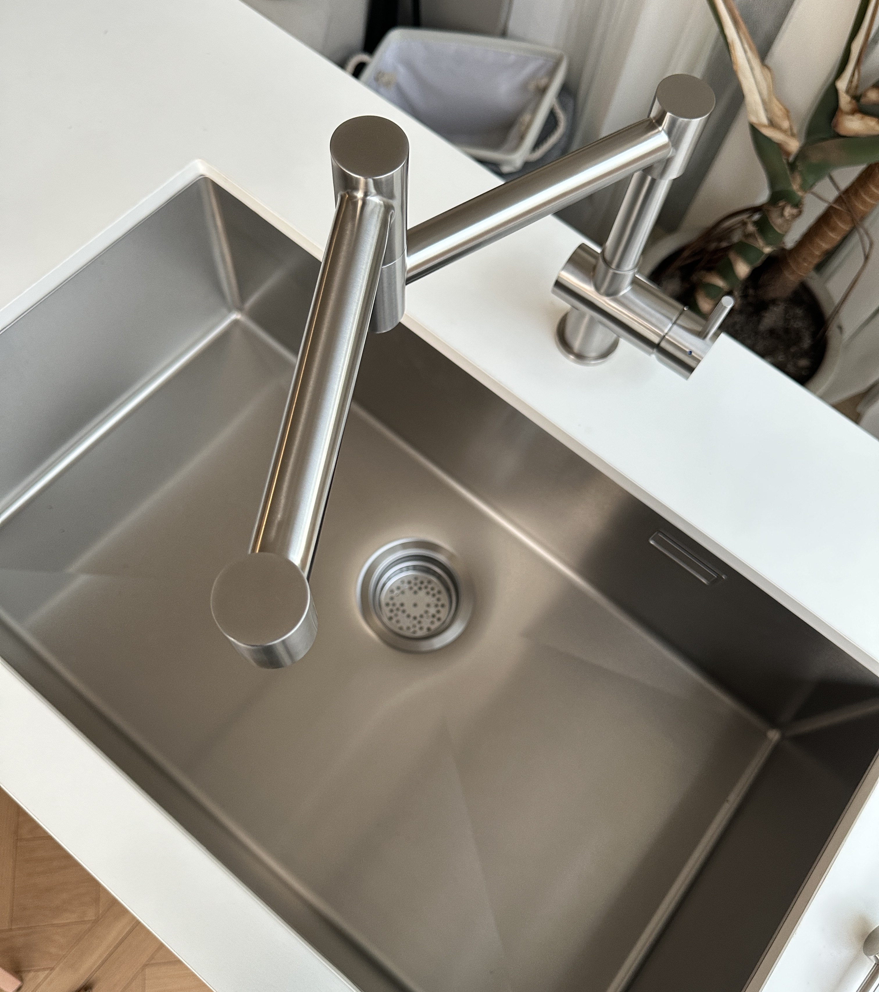 桌面折叠不锈钢龙头（德国唯宝同款同工厂）