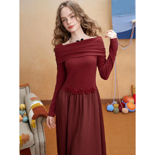 两三事暗夜蔷薇2025冬新款优雅立体手钩花一字肩露肩晚礼服连衣裙 商品图2