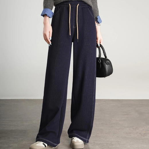 下单3-7天发货！K.HIP 明线牛仔解压裤 精选针织仿牛仔面料，既有牛仔的挺括质感 又拥有针织的柔软亲肤特性；内里复合超密奥利绒；明线压边工艺利落有型 商品图5