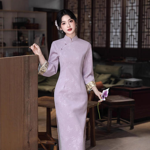 压花长款旗袍时尚改良，年轻少女款日常长袖旗袍SYK23027 商品图3