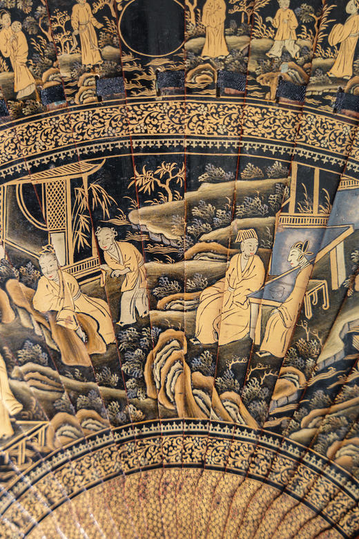 【已售】独角鹿西洋古董19世纪中国清代广东十三行出品东方庭园人物主题黑漆描金手绘竹扇骨折扇 商品图5