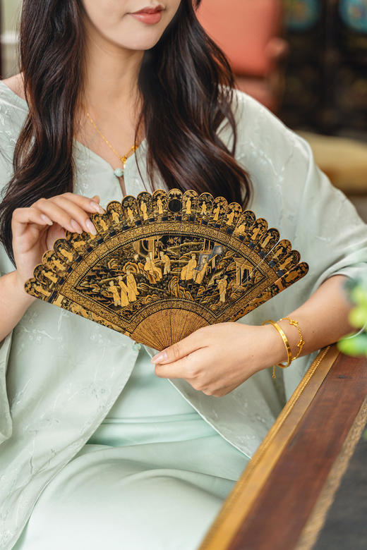 【已售】独角鹿西洋古董19世纪中国清代广东十三行出品东方庭园人物主题黑漆描金手绘竹扇骨折扇 商品图0