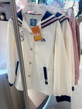 【春上新】【6.8折】8楼安踏儿童【海底小纵队】薄外套校园系列丝光绒运动上衣宽松绵糖白 吊牌价：339 活动价：231