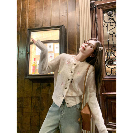 <曾小咸推荐>3.18现货秒杀 ！微信超特价！韩系刺绣毛衣开衫 日常199.99 立减100 秒杀99.99！！ 商品图3