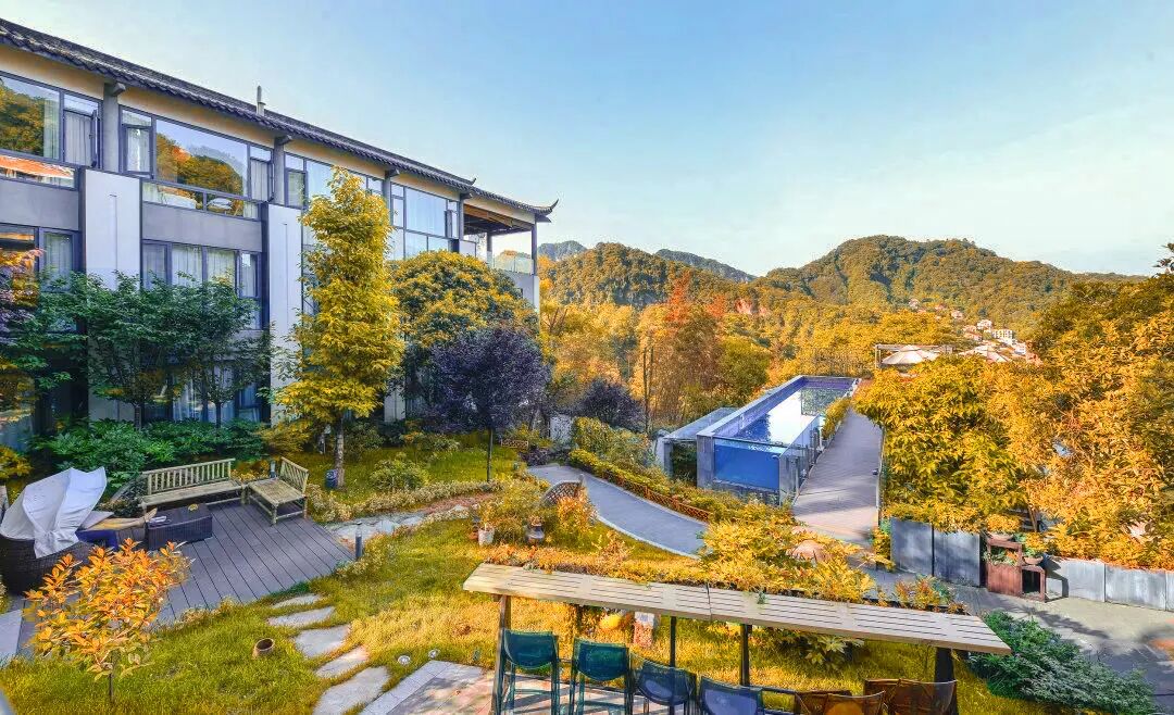 【青城山日式汤泉·周末不加价】仅299起住玖陆壹·五柳庄酒店，送双早、温泉、围炉煮茶、汤锅/烧烤等，享免费高铁站接送一次！