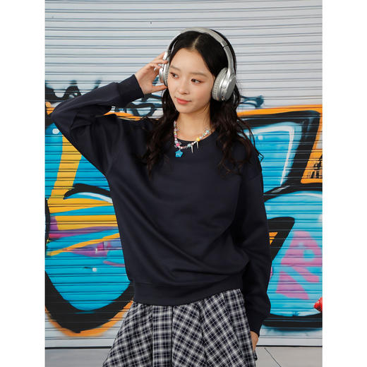 纯色落肩圆领卫衣纪念日百货门店同款164243711 商品图2