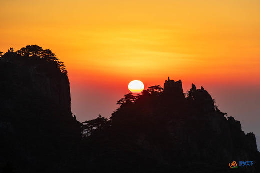 11月24日确定出发【赣皖行摄】江西婺源·宏村-塔川-篁岭-月亮湾-漳村-察关-菊径村-石城+安徽黄山-宁国落羽杉湿地公园-非遗油布伞-查济古村皖南秋色4天—5天—9天—11天 商品图7