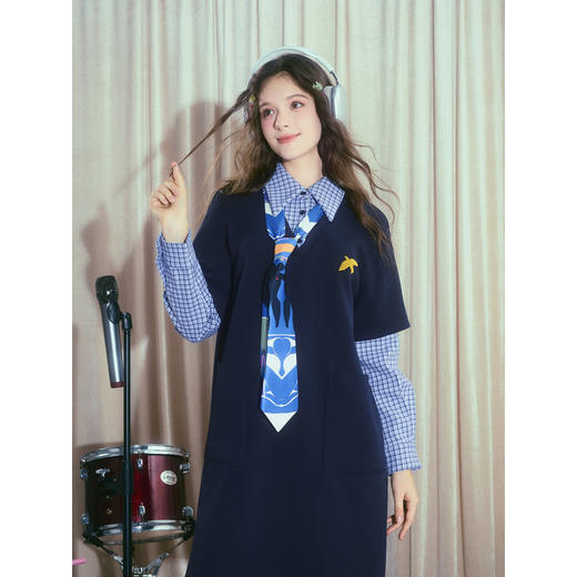 两三事浮光叙梦2025冬季新款印花领带毛巾绣格子拼接假两件连衣裙 商品图1