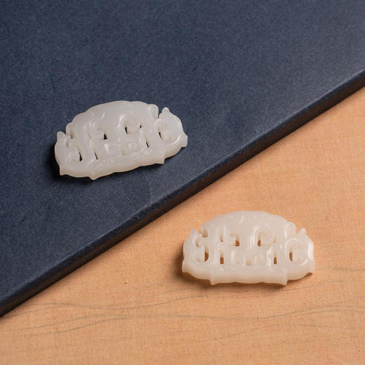 和田玉雕龙纹佩（一对） 商品图4