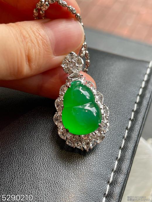 高冰种艳绿葫芦吊坠【5290210】具体价格微信咨询 商品图3