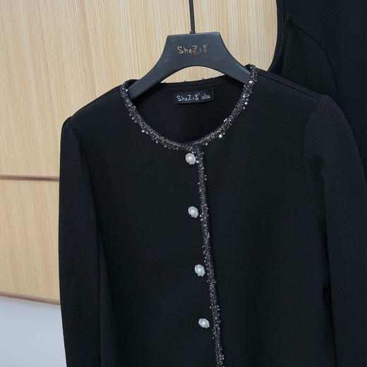 奢姿大码女装2025冬季胖妹妹时尚小香风外套气质百褶设计半裙套装9954994384 商品图2