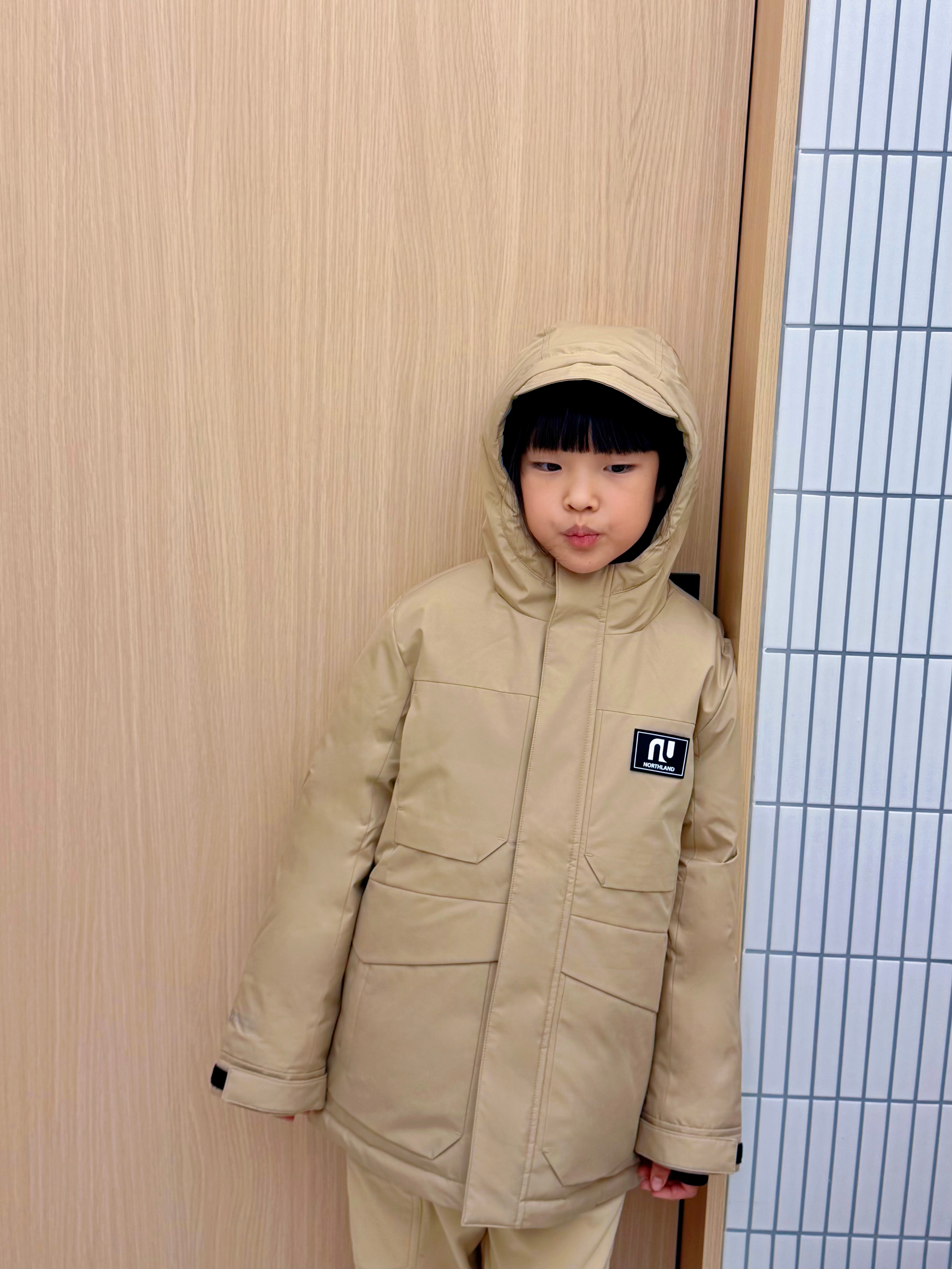 诺诗兰冬季新款加厚亲子鹅绒服，GORE-TEX科技面料，防风防水透气，孩子穿着伸展自如