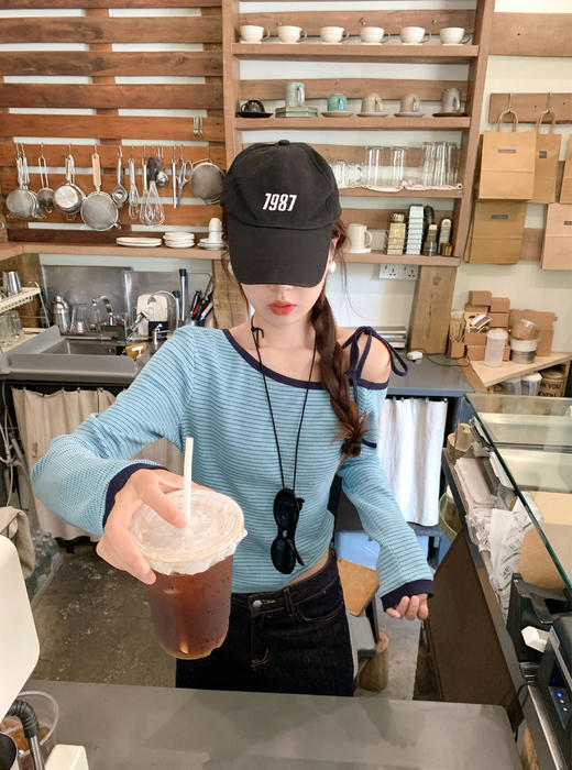 【129元任选2件】现货！蓝色条纹斜肩系带长袖T恤 商品图8