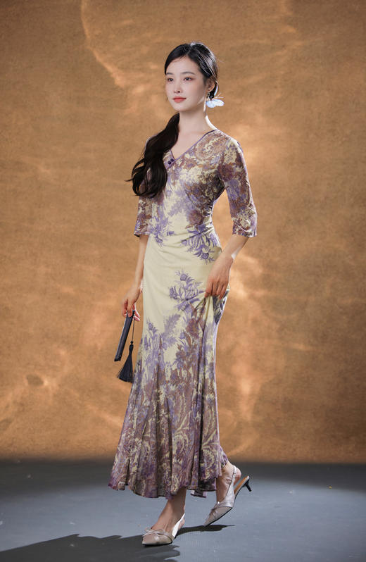 逸红颜毓清2025早秋新款冰感弹力网纱定位花抽褶插片鱼尾连衣裙女 商品图10