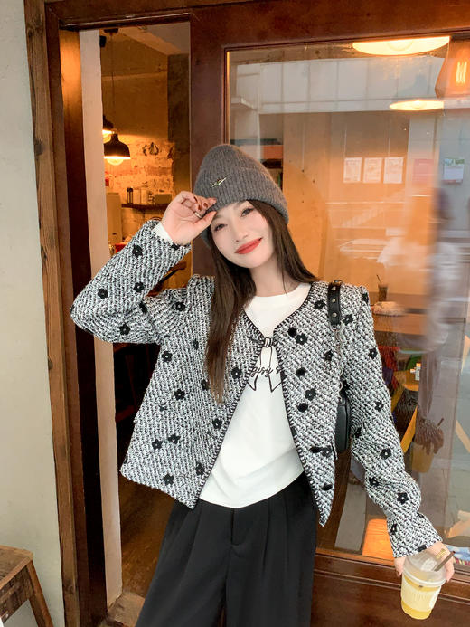 【269元任选2件】现货！成本巨贵，拍下包赚！黑色绣花小香风外套 商品图14