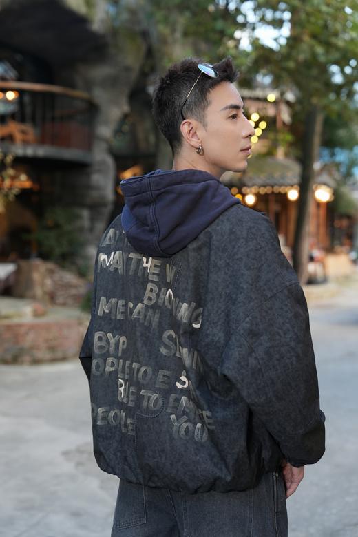 W532572191字母涂鸦夹克 商品图4