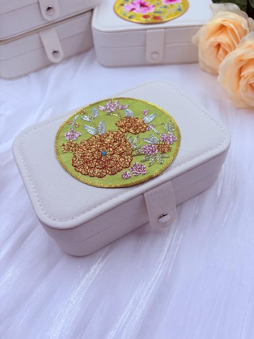 【直播大场福利】精美首饰盒 手绣 盘金盘银 绣花 收纳盒 超值福利 少量库存 商品图0