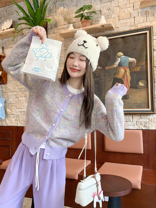 【189元任选2件】现货！紫色圆领系扣毛衣 商品图5