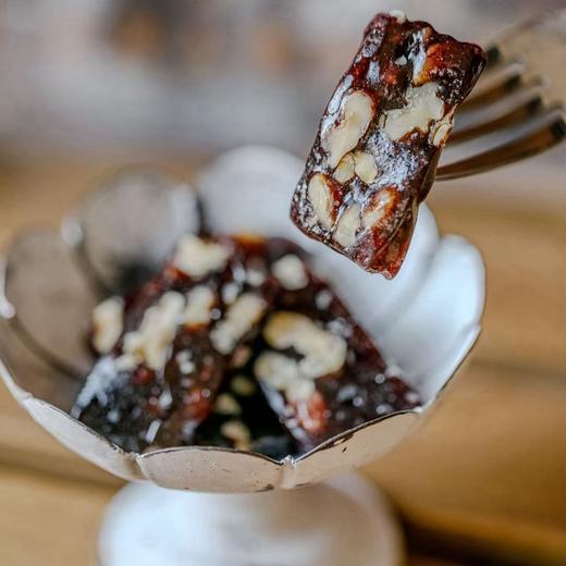 【血糯米核桃糕】植物版“阿胶糕”，满满都是血糯米和核桃仁，一口就能吃下所有营养，不甜不腻Q弹软糯太适合我们女生吃了!血糯米+核桃，双重加持，都是对女生好的东西，怎能错过？ 商品图5