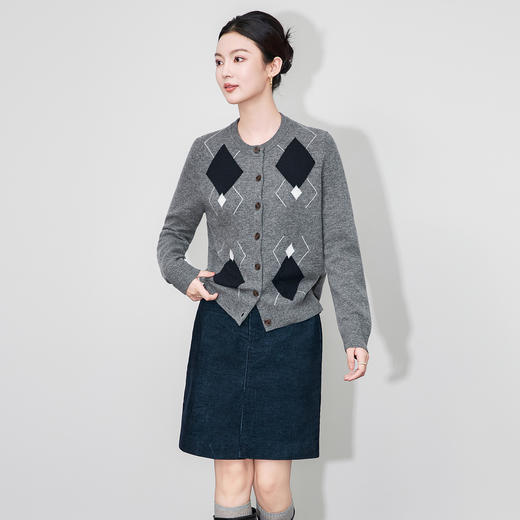 「高货wl」全新升级【铂金会员266/天猫359/差价93】(04206)洛诗琳100超细美丽诺羊毛上衣2025秋冬复古菱格纹针织开衫 商品图1