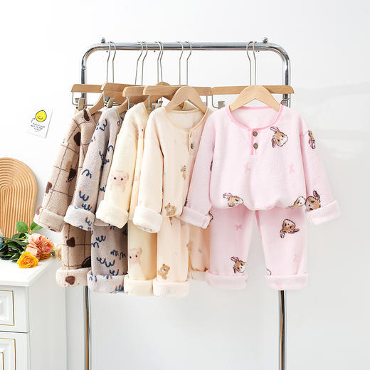 可优鼠雪呢绒儿童睡衣套装 雪呢绒软糯细腻轻盈保暖 A类母婴品质 男女宝同款 圆领半襟扣轻松穿脱 9种图案可选 商品图9