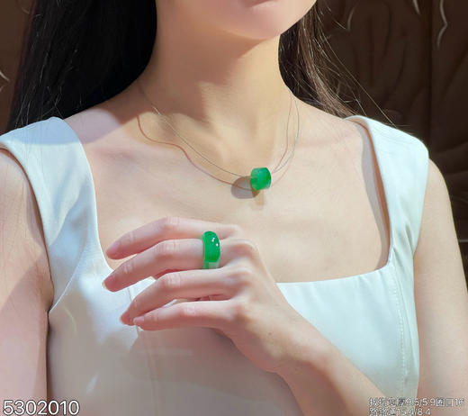 高冰种艳绿扳指+路路通【5302010】具体价格微信咨询 商品图4