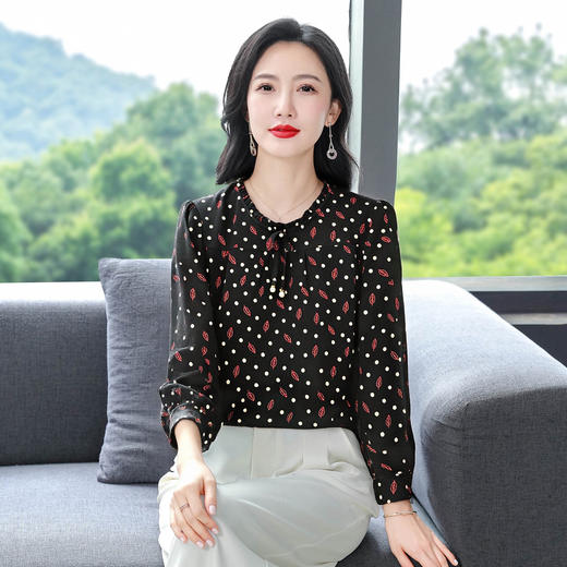 KQLE333N3313 网纱打底衫女秋冬2025年新款中年妈妈洋气t恤女保暖圆领花色长袖 商品图3