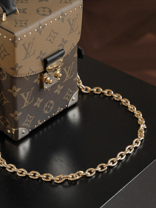 M82465-驴家 𝐂𝐀𝐌𝐄𝐑𝐀 𝐁𝐎𝐗 反转拼色软盒子（DG*MM） 商品图2