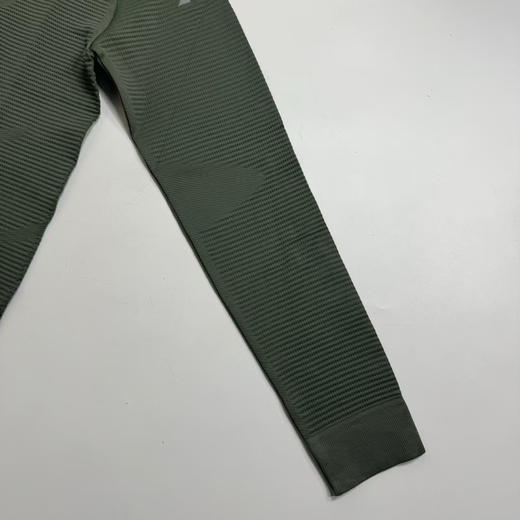 原单正品XB 向导连帽运动夹克 户外运动专属，满身科技的衣服，视网膜高清一体纺织科技

理想的中间层

蓝色/绿色 M-XXL

原价2000➕ 商品图7