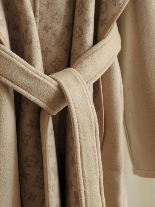 【只可换码，不退货】GY28-驴家柔沙色长款秋冬经典款羊毛大衣（SZX*MM） 商品图5