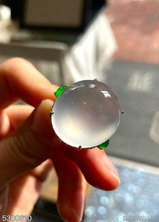 玻璃种蛋面戒指【5300610】具体价格微信咨询 商品图1