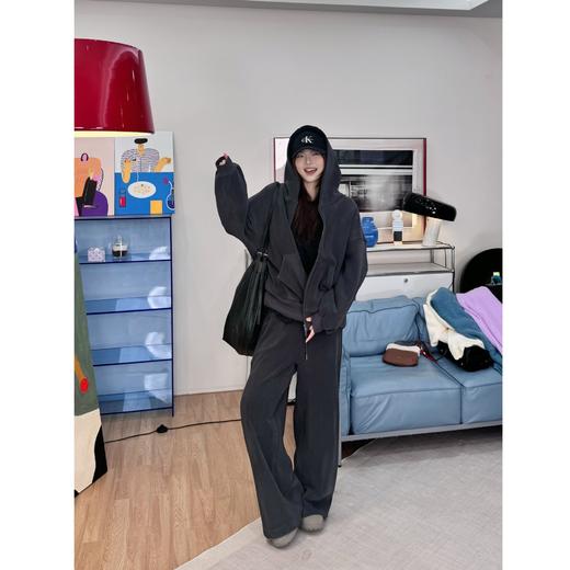 25AW上新 蕾蕾同款【率性姿态！】美式连帽绒感卫衣外套+全松紧高腰弯刀阔腿裤 商品图3