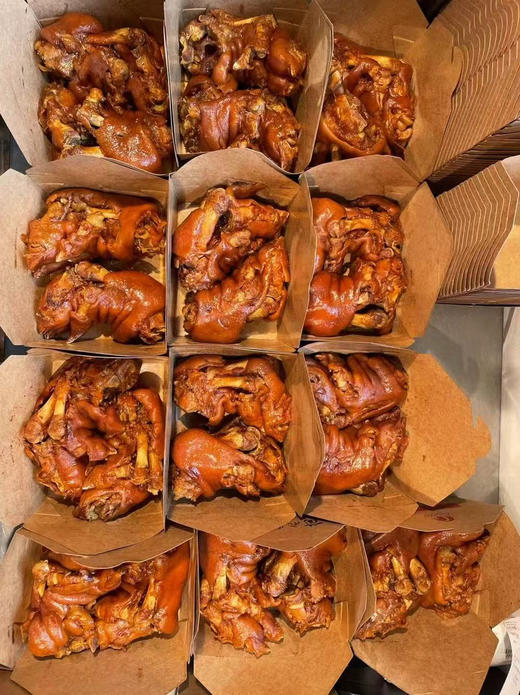 兰飞酱猪蹄，让你一口爱上的美味，兰飞师傅祖上为宫廷御厨   老汤秘方代代相传至今  猪蹄会经过十三道工艺，用三十多味天然草本香料六小时熬制而成！吃起来软烂、香滑，满满的胶原蛋白！ 商品图6