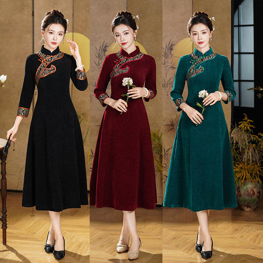 A25314 2025秋冬款中国风雪尼尔长款复古旗袍改良显瘦日常连衣裙大码旗袍 商品图0