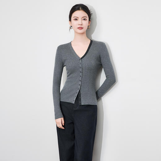 「高货wl」全新升级【铂金会员183/天猫249/差价66】(05010)洛诗琳新款V领撞色针织上衣2025秋冬修身显瘦叠穿针织开衫 商品图2