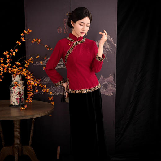 A25343 秋冬季新款新中式冬款妈妈装旗袍两件套日常可穿高级感民族风上衣 商品图4