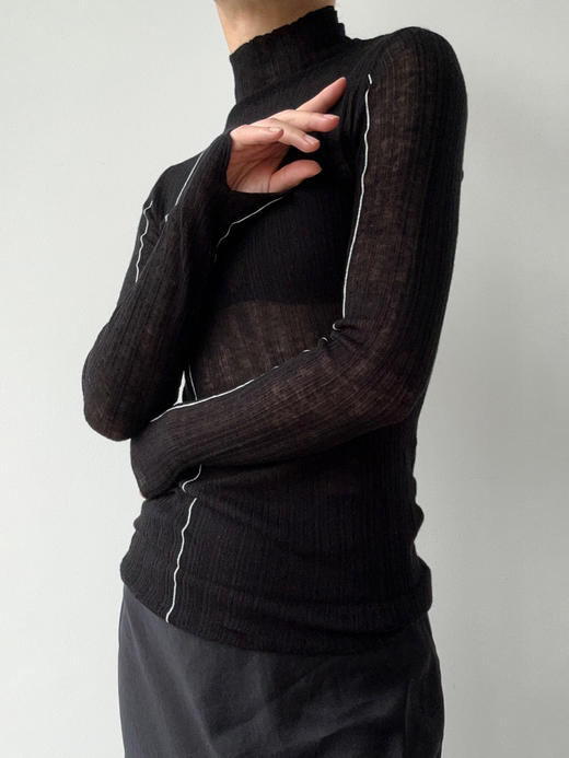 DONSEE10｜DS10AW2522-A 墨影黑 肌理线迹高领上衣 商品图1