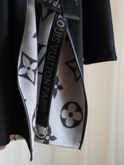 【只可换码，不退货】GY35-驴家黑灰大花秋冬经典款羊毛大衣（SZX*MM） 商品图7