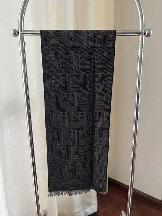 YP16-芬迪 男款灰色字母图案设计绒线围巾（EJ） 商品图4