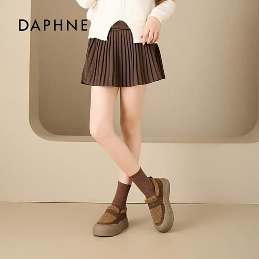 【达芙妮】一脚蹬毛毛鞋4024607098 商品图3