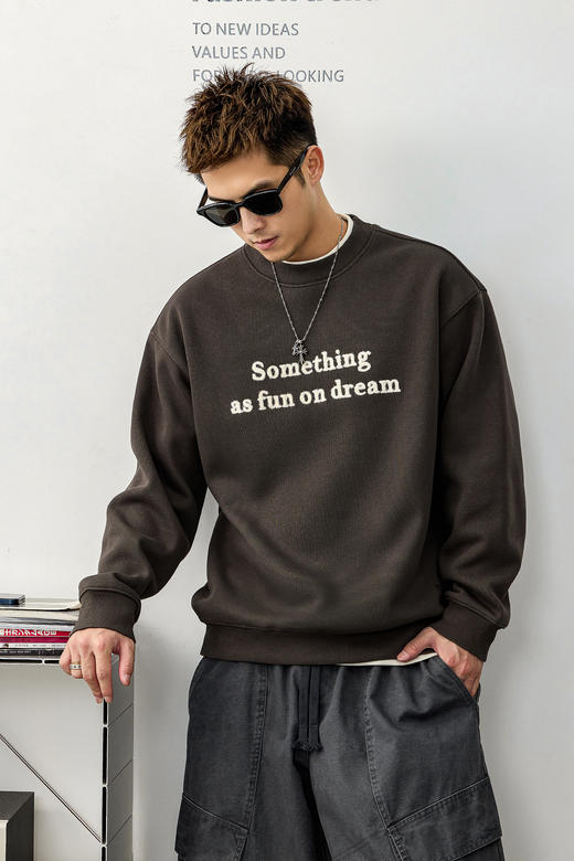 徐太浪【通勤风 字母印花】圆领卫衣男秋冬休闲内搭叠穿打底上衣 商品图4