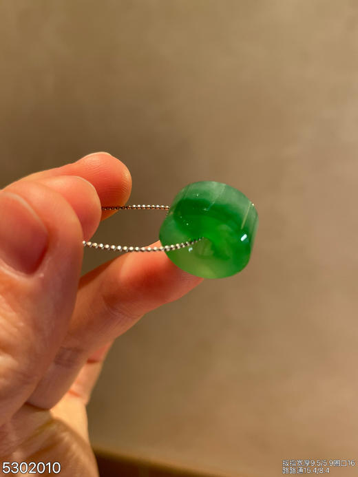 高冰种艳绿扳指+路路通【5302010】具体价格微信咨询 商品图8