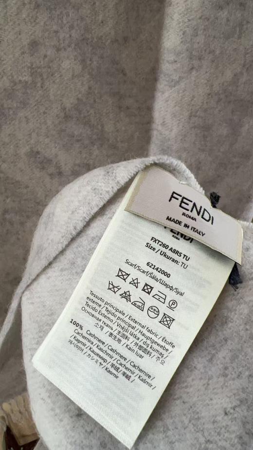 YP15-芬迪FF经典图案羊绒围巾（EJ） 商品图2
