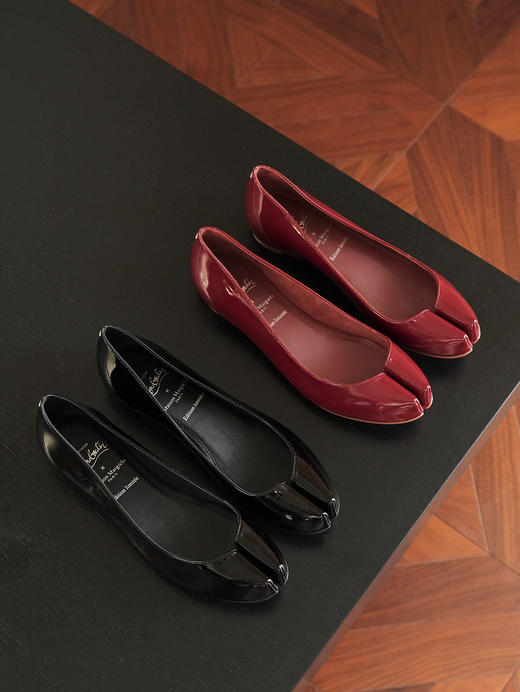 XX23-37码马吉拉 x CL路铂廷 Marlougiela 牛皮革 圆头分趾平底 休闲单鞋(CG) 商品图3