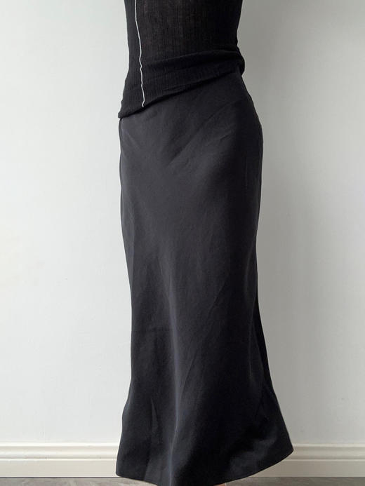 TU｜C05AW24-SK05-BK00 黑色醋酸斜纹超长款鱼尾裙【长版 / 短版】 商品图7