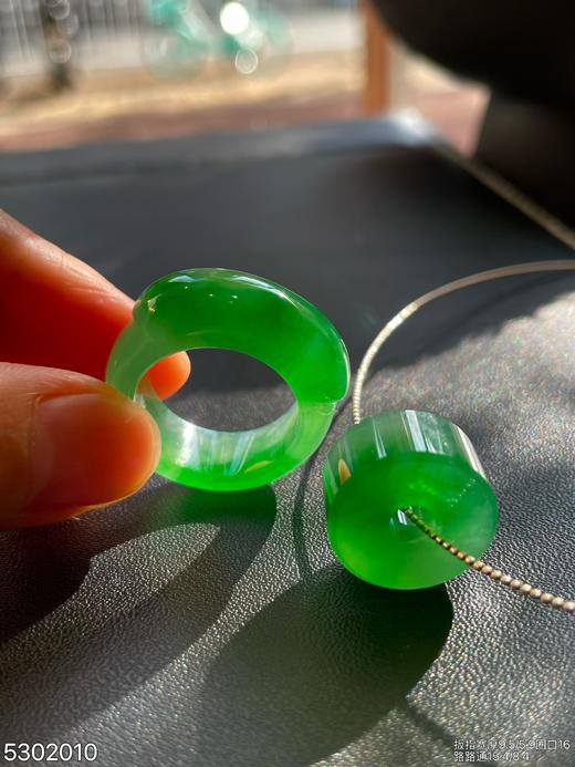 高冰种艳绿扳指+路路通【5302010】具体价格微信咨询 商品图5