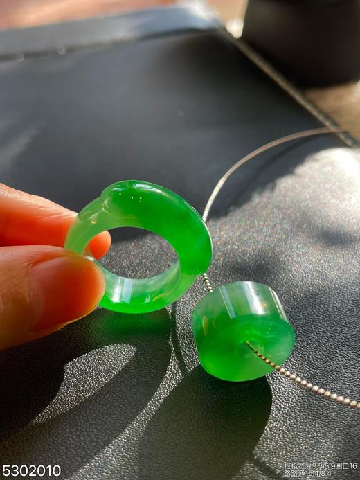 高冰种艳绿扳指+路路通【5302010】具体价格微信咨询 商品图3