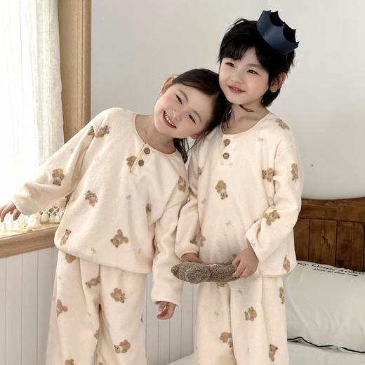 可优鼠雪呢绒儿童睡衣套装 雪呢绒软糯细腻轻盈保暖 A类母婴品质 男女宝同款 圆领半襟扣轻松穿脱 9种图案可选 商品图6