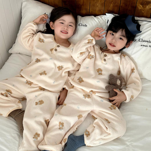 可优鼠雪呢绒儿童睡衣套装 雪呢绒软糯细腻轻盈保暖 A类母婴品质 男女宝同款 圆领半襟扣轻松穿脱 9种图案可选 商品图7